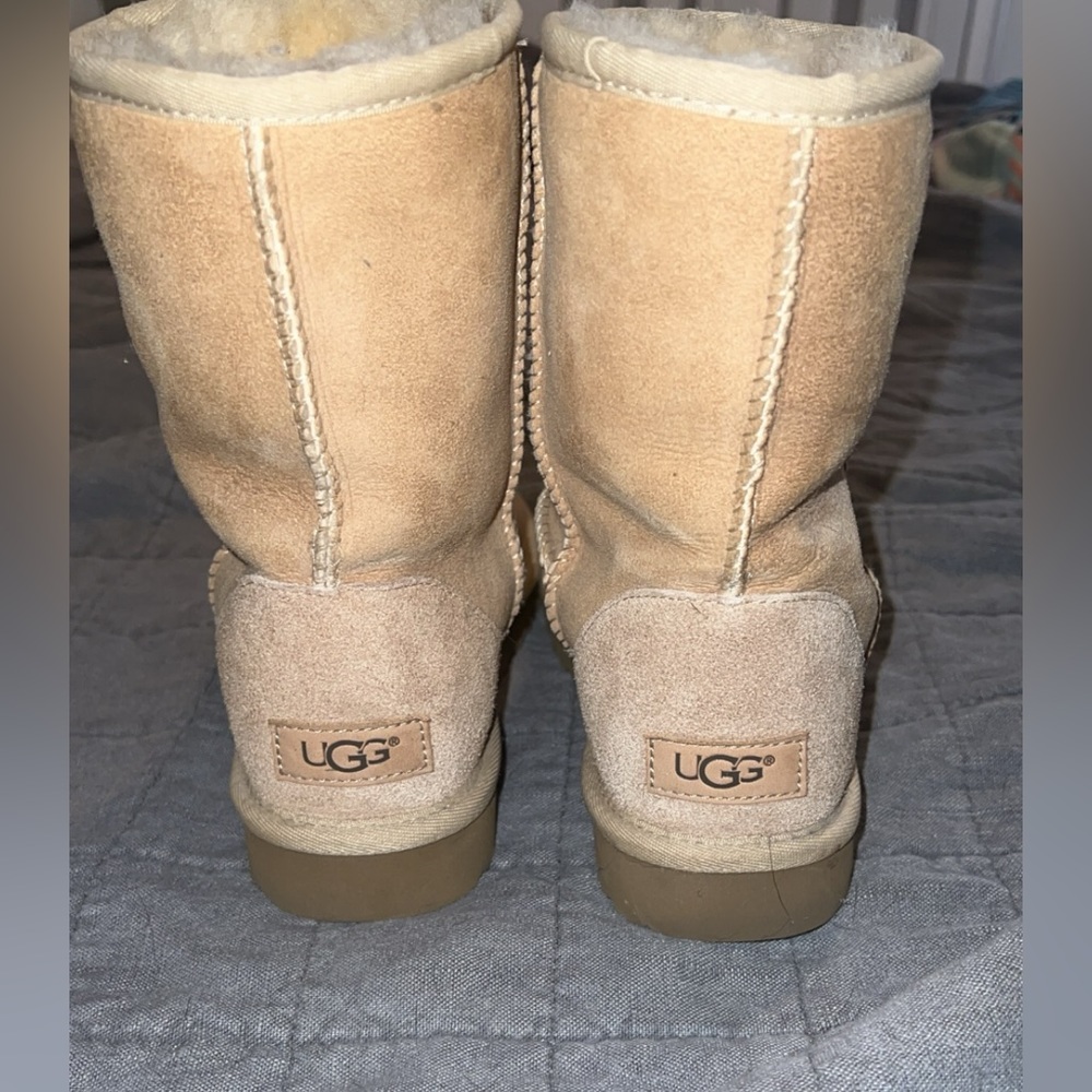 Uggs - image 2